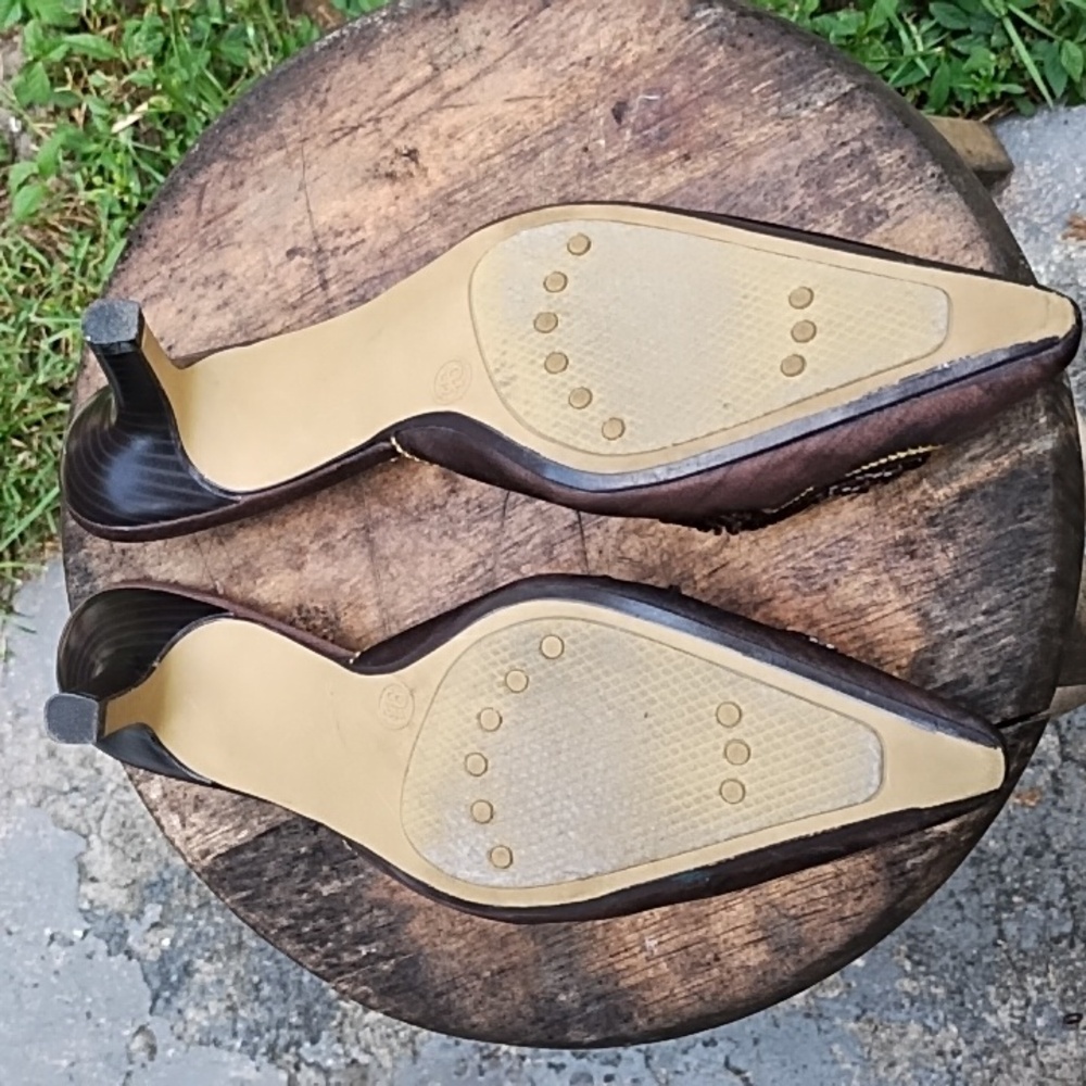 White Stag Brown Satin Beaded Shoes - Picture 11 of 12